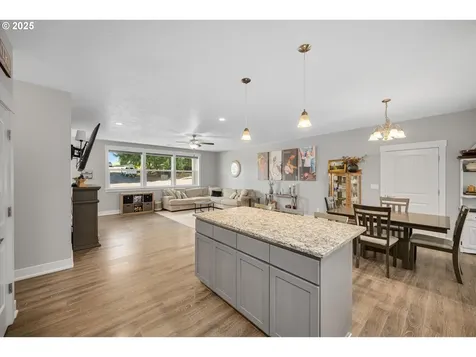 1194 SW Maple Street Dallas OR 97338