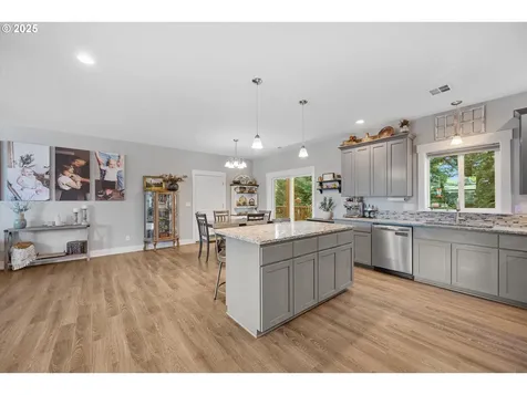 1194 SW Maple Street Dallas OR 97338