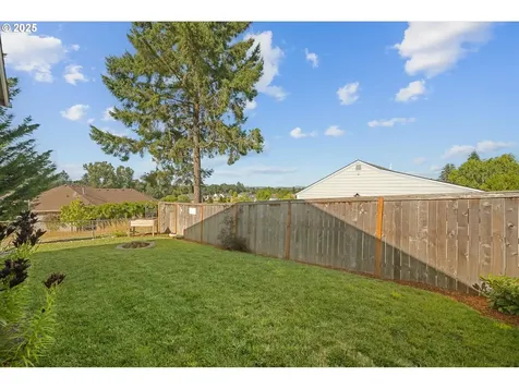 1194 SW Maple Street Dallas OR 97338
