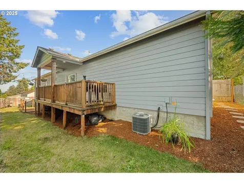 1194 SW Maple Street Dallas OR 97338