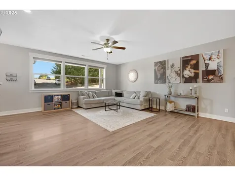 1194 SW Maple Street Dallas OR 97338