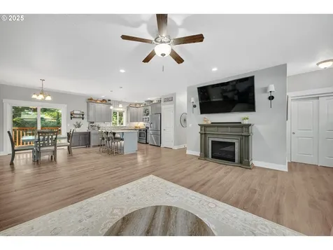 1194 SW Maple Street Dallas OR 97338