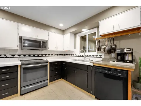 4574 Manzanita Street Eugene OR 97405