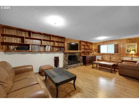 4574 Manzanita Street Eugene OR 97405