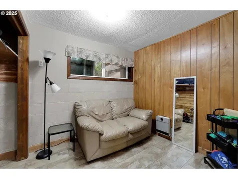 4574 Manzanita Street Eugene OR 97405
