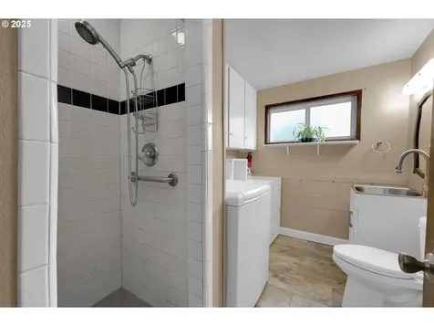 4574 Manzanita Street Eugene OR 97405