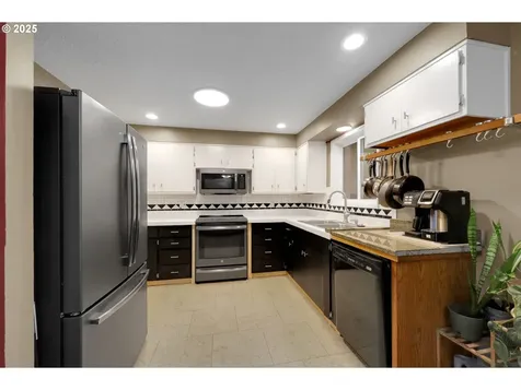 4574 Manzanita Street Eugene OR 97405