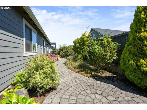 5474 SE 80th Avenue Hillsboro OR 97129