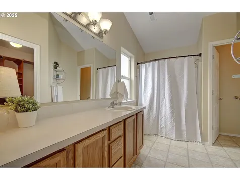 8204 NE 21st Place Vancouver WA 98665