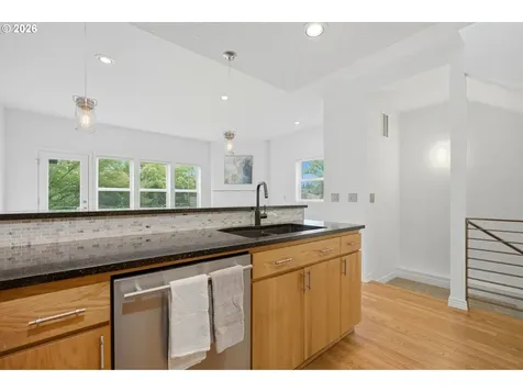 1805 NE Halsey Street Portland OR 97232