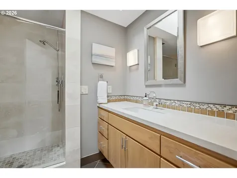 1805 NE Halsey Street Portland OR 97232