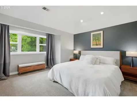 1805 NE Halsey Street Portland OR 97232