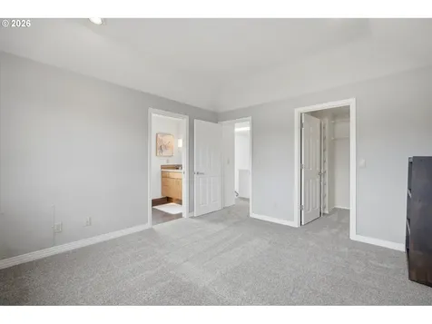 1805 NE Halsey Street Portland OR 97232