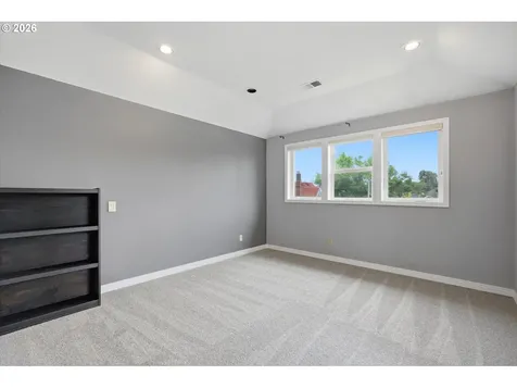 1805 NE Halsey Street Portland OR 97232