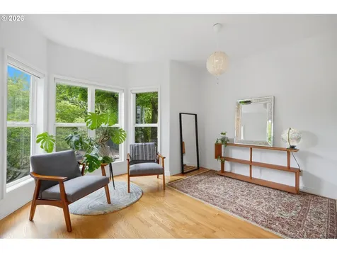 1805 NE Halsey Street Portland OR 97232