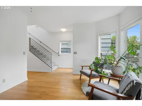 1805 NE Halsey Street Portland OR 97232