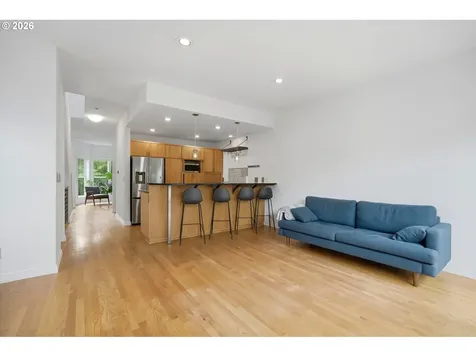 1805 NE Halsey Street Portland OR 97232