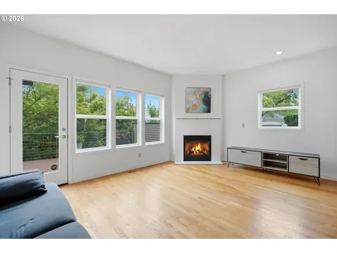 1805 NE Halsey Street Portland OR 97232