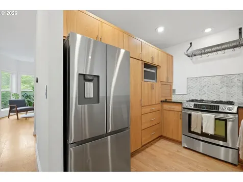 1805 NE Halsey Street Portland OR 97232