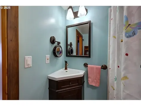 604 15th Avenue Seaside OR 97138