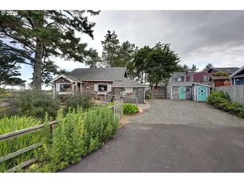 604 15th Avenue Seaside OR 97138