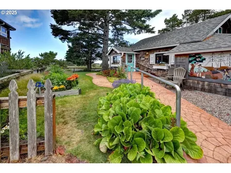 604 15th Avenue Seaside OR 97138
