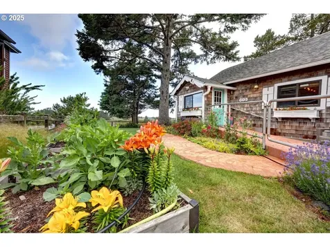 604 15th Avenue Seaside OR 97138