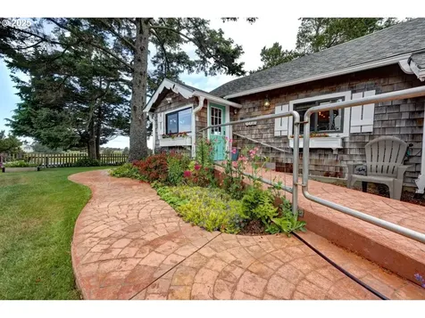 604 15th Avenue Seaside OR 97138