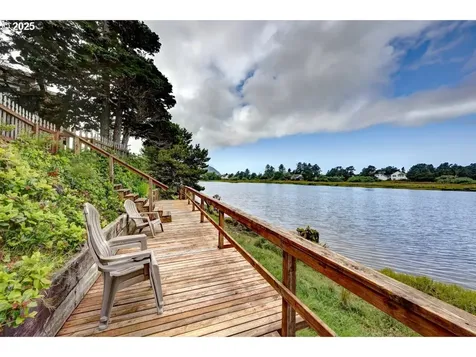 604 15th Avenue Seaside OR 97138