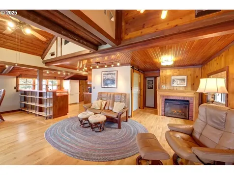 604 15th Avenue Seaside OR 97138