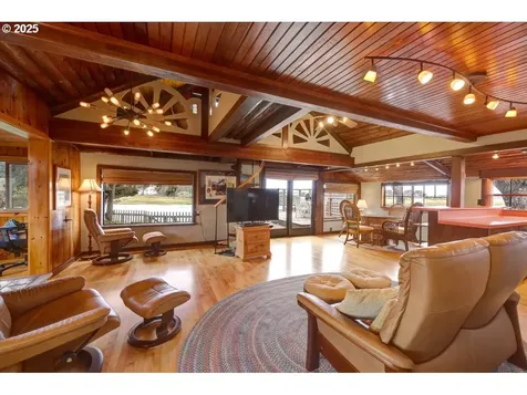 604 15th Avenue Seaside OR 97138