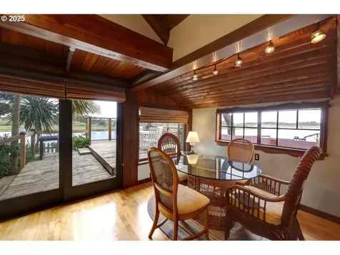 604 15th Avenue Seaside OR 97138