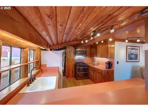 604 15th Avenue Seaside OR 97138