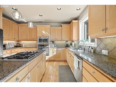 6004 NW Landing Drive Portland OR 97229