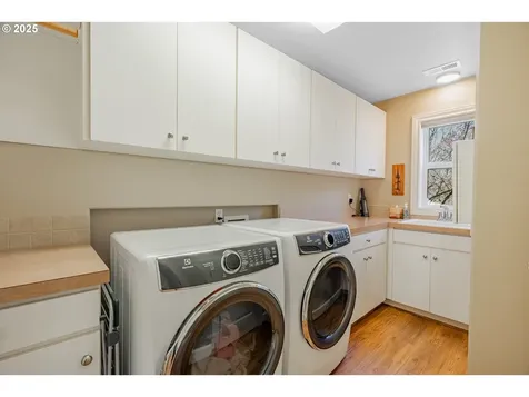 6004 NW Landing Drive Portland OR 97229