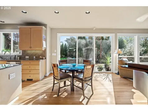 6004 NW Landing Drive Portland OR 97229