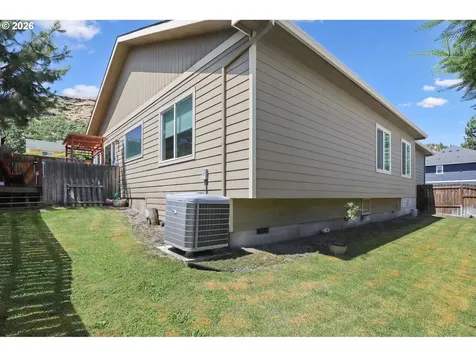1490 Elberta Street The Dalles OR 97058