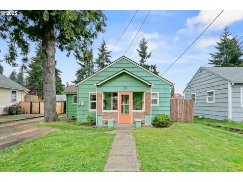 116 Cowing Street Silverton OR 97381