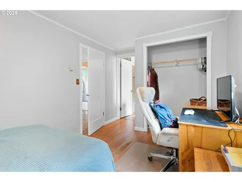 116 Cowing Street Silverton OR 97381