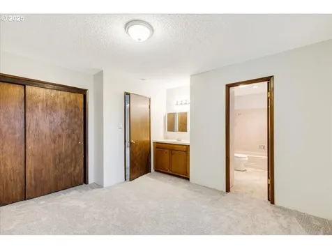 16240 NE Mountain Home Road Sherwood OR 97140