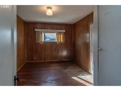 1235 NE Freemont Avenue Roseburg OR 97470