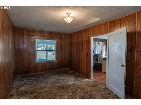 1235 NE Freemont Avenue Roseburg OR 97470