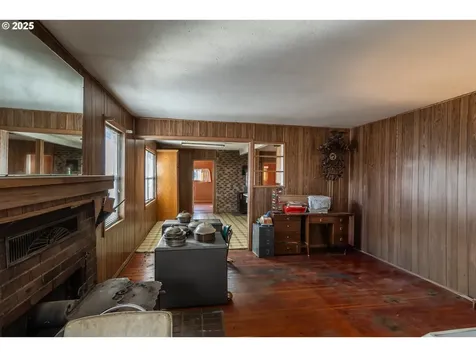1235 NE Freemont Avenue Roseburg OR 97470