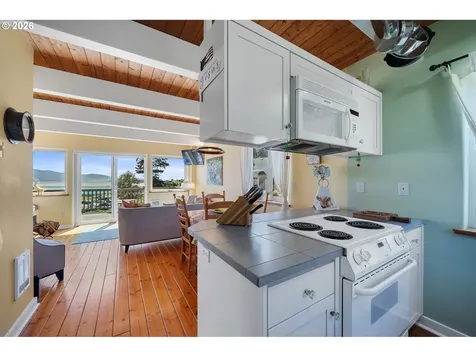 1980 Spyglass Court Tillamook OR 97141