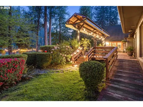 49198 Mckenzie Highway Vida OR 97488