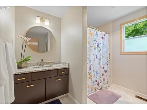 15701 SE 34th Circle Vancouver WA 98683
