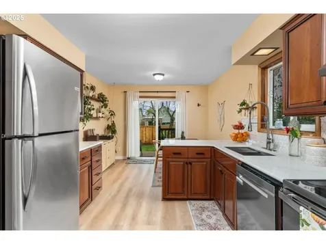 936 NE 79th Avenue Portland OR 97213