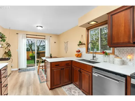 936 NE 79th Avenue Portland OR 97213