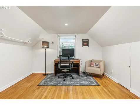 936 NE 79th Avenue Portland OR 97213