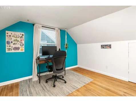 936 NE 79th Avenue Portland OR 97213